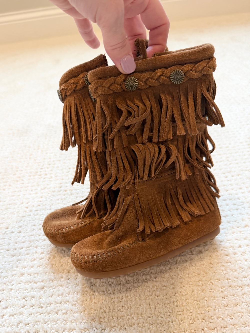 Minnetonka kids fringe boots - size 9